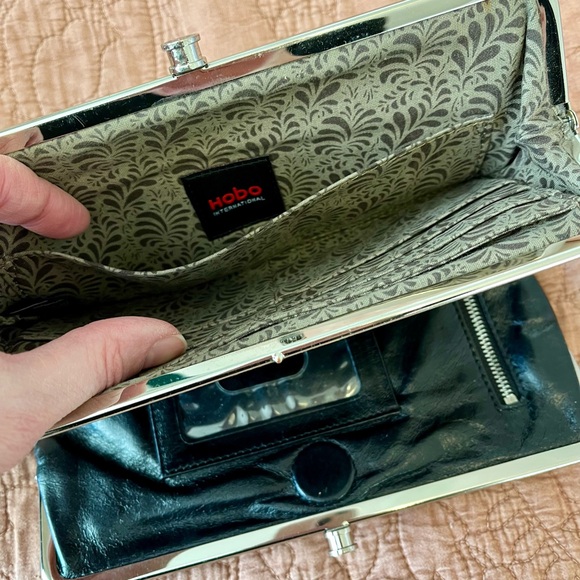 Elegant HOBO Black Clutch Wallet - Picture 4 of 5